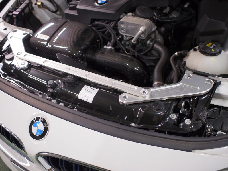 激安価格と即納で通信販売 CPM フロントエンドブレース BMW 4シリーズ